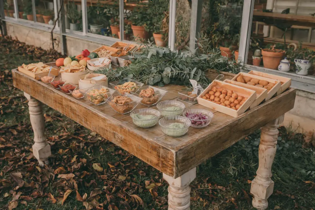 Mesas de madera y decoración catering Canning